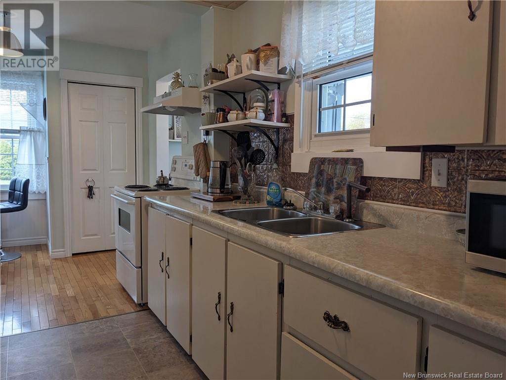 51 Elizabeth Street, Miramichi, New Brunswick  E1V 1W1 - Photo 8 - NB119082