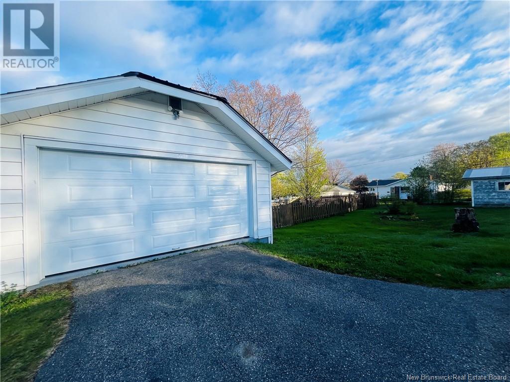 445 Newcastle Boulevard, Miramichi, New Brunswick  E1V 2K3 - Photo 4 - NB119063