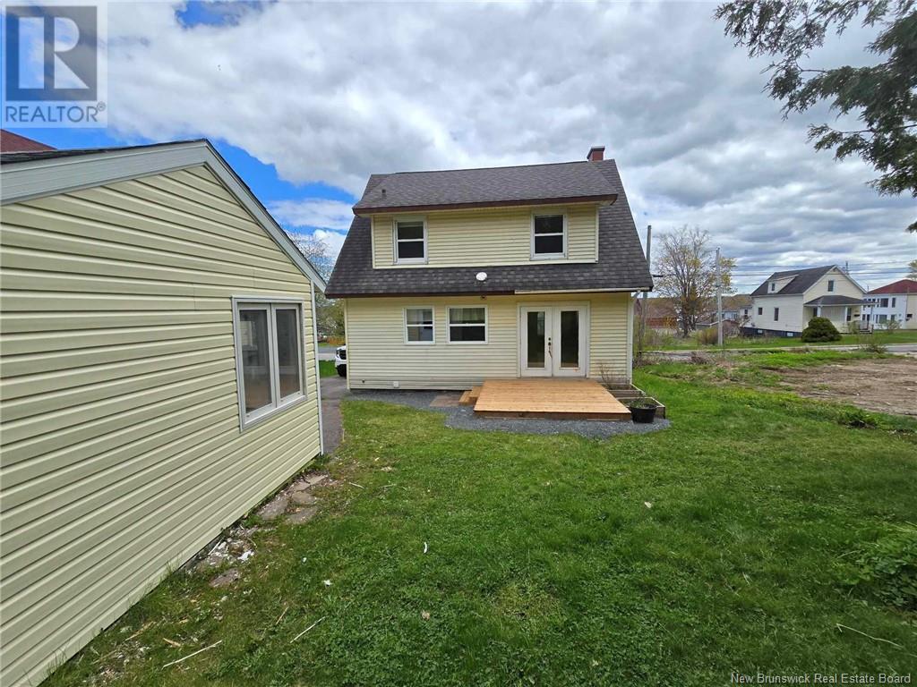 368 Princess Street, Bathurst, New Brunswick  E2A 2R5 - Photo 11 - NB119123