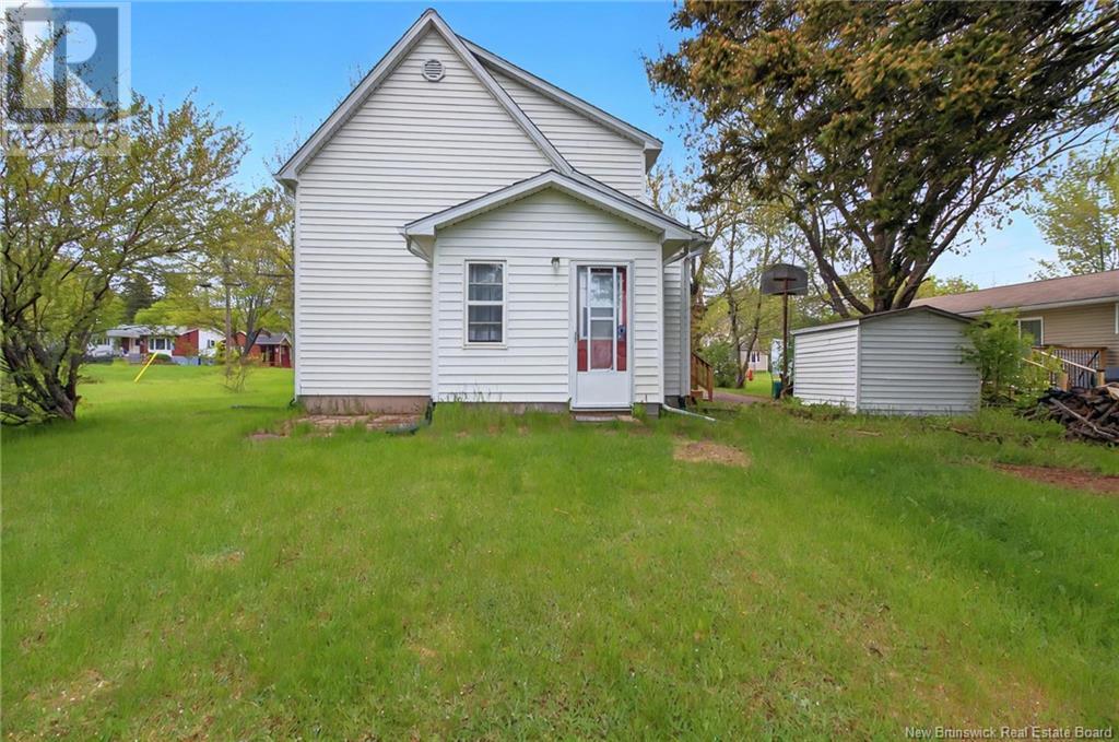 745 Amirault Street, Dieppe, New Brunswick  E1A 1E9 - Photo 2 - NB119076