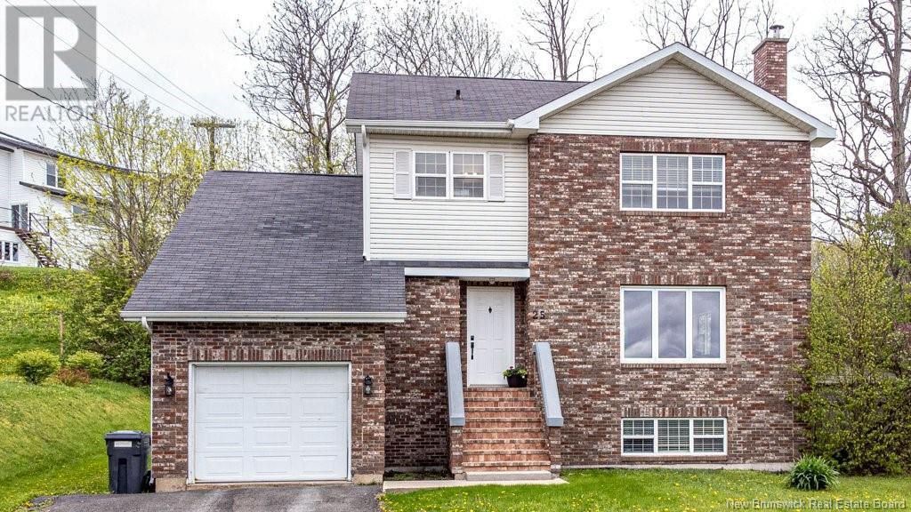 25 Rosewood Drive, Fredericton, New Brunswick  E3C 1L9 - Photo 1 - NB118818