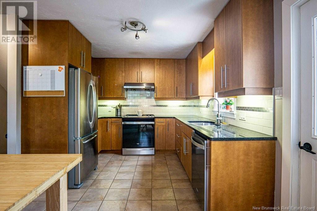 25 Rosewood Drive, Fredericton, New Brunswick  E3C 1L9 - Photo 17 - NB118818