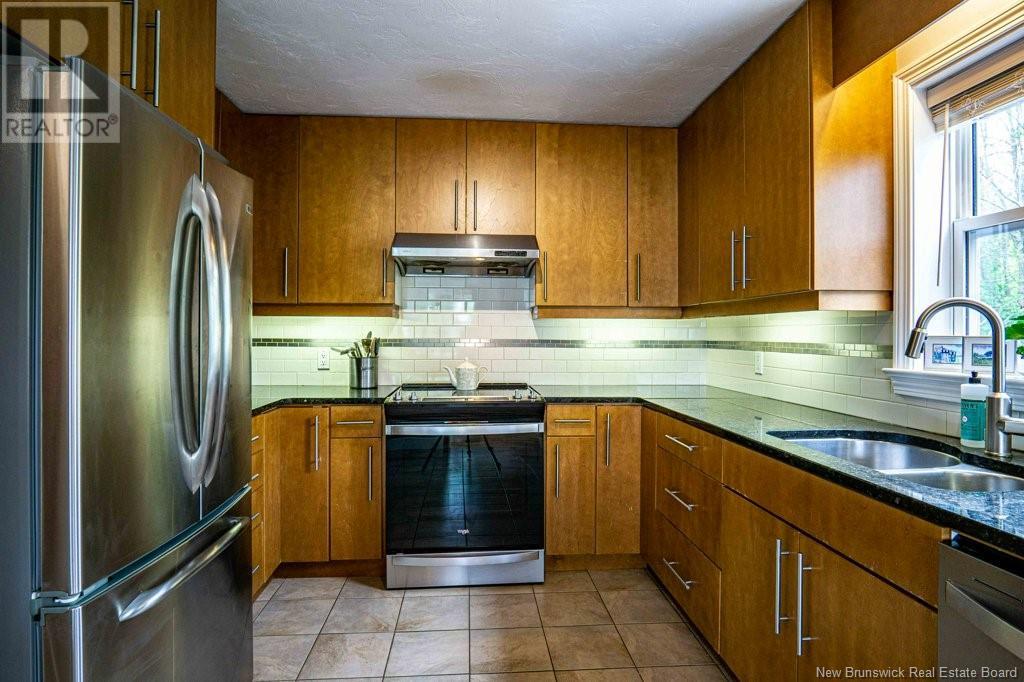 25 Rosewood Drive, Fredericton, New Brunswick  E3C 1L9 - Photo 19 - NB118818