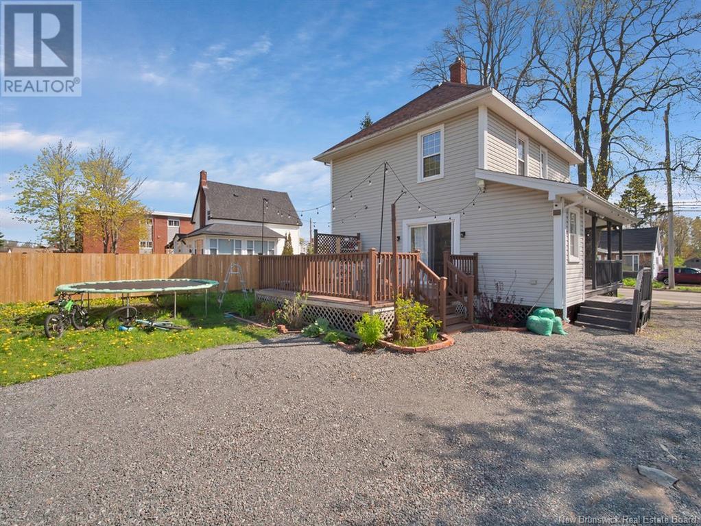 52 Mcsweeney Avenue, Moncton, New Brunswick  E1C 7C7 - Photo 4 - NB119155