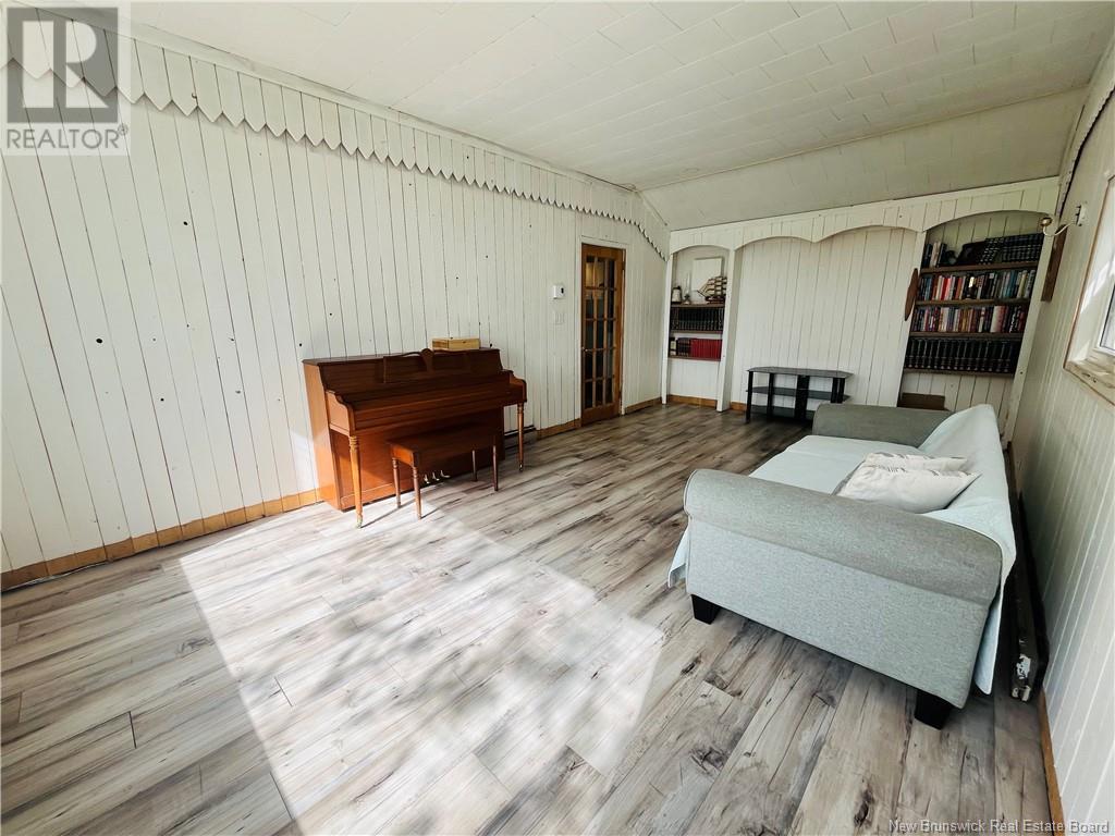209 Kingsway Avenue, Miramichi, New Brunswick  E1V 3B9 - Photo 11 - NB119152