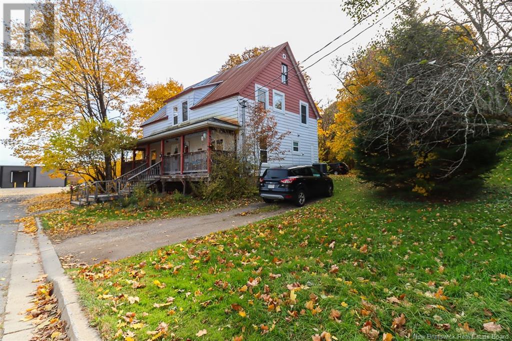 80-82 Peter Street, Sussex, New Brunswick  E4E 2J6 - Photo 2 - NB119219