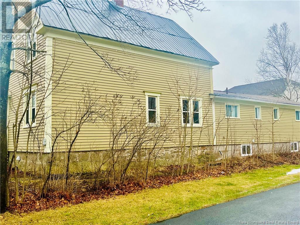 669 Forest Hill Road, Fredericton, New Brunswick  E3B 2Z1 - Photo 2 - NB119211