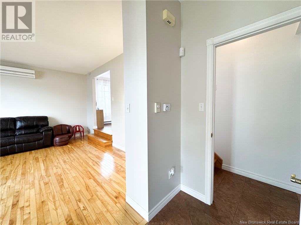 31 Francis Street, Moncton, New Brunswick  E1A 7G8 - Photo 4 - NB119188