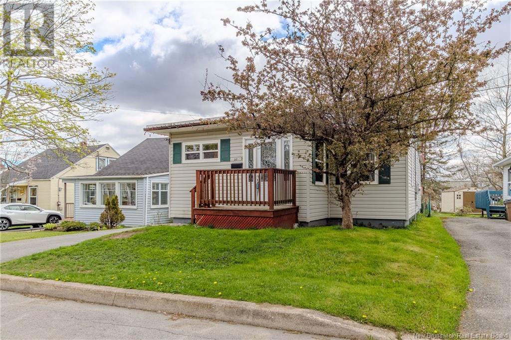 30 Wilton, Saint John, New Brunswick  E2J 1H5 - Photo 2 - NB119254