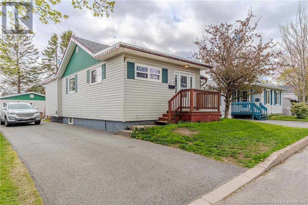 30 Wilton, Saint John, New Brunswick  E2J 1H5 - Photo 3 - NB119254