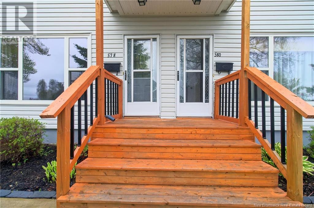 578-580 Guy Avenue, Dieppe, New Brunswick  E1A 4V7 - Photo 2 - NB119260