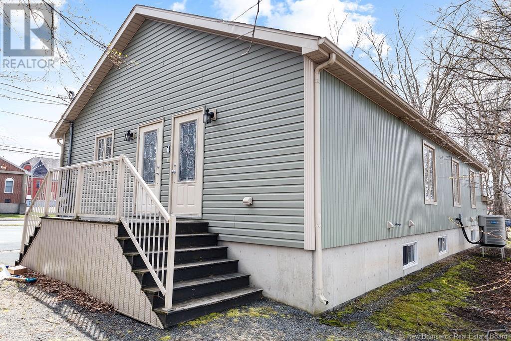 181 Wellington Street, Chatham, New Brunswick  E1N 1M2 - Photo 5 - NB118531