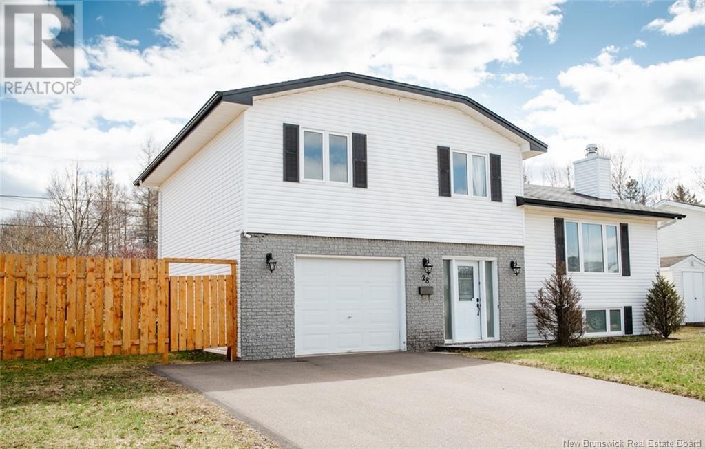 28 Cameo Court, Moncton, New Brunswick  E1A 6S2 - Photo 2 - NB119276