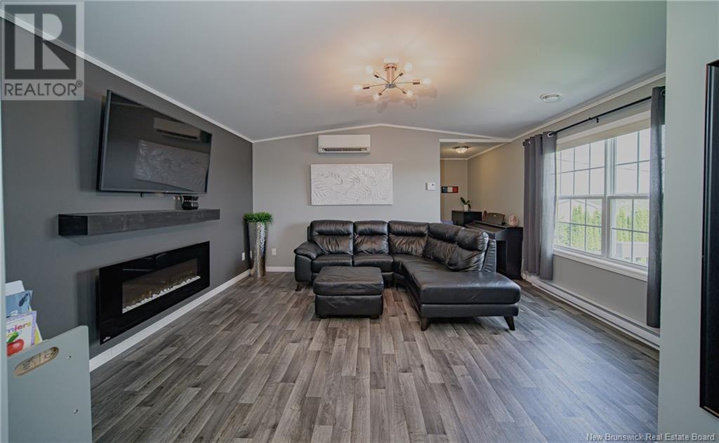19 Sherry's Lane, Fredericton, New Brunswick  E3C 1L8 - Photo 2 - NB119393