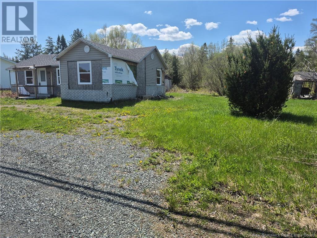 236 Principale, Pointe-Verte, New Brunswick  E8J 2W8 - Photo 2 - NB119317