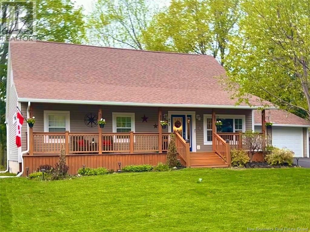 21 Hossack Street, Fredericton, New Brunswick  E3A 8S2 - Photo 2 - NB119479