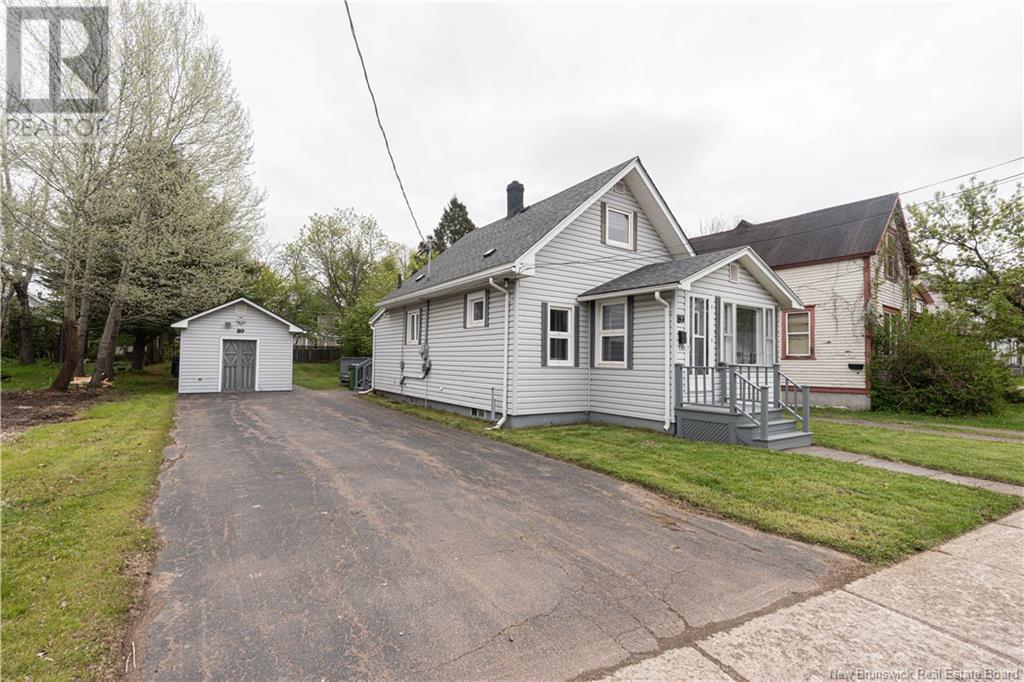 89 Broadway Street, Moncton, New Brunswick  E1A 3Y1 - Photo 1 - NB119266