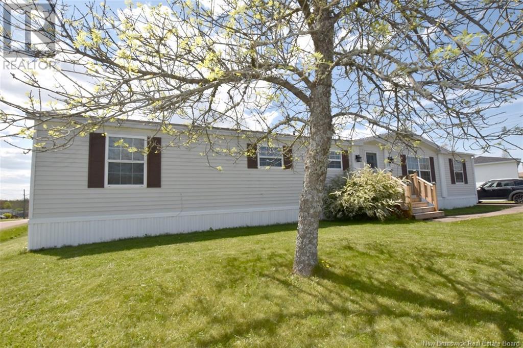 16 Scotch Pine Road, Moncton, New Brunswick  E1H 3C5 - Photo 3 - NB119478