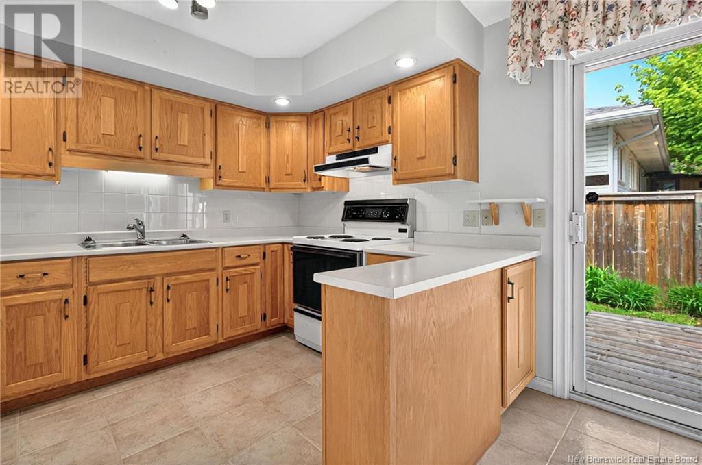 101 Brookside Drive, Moncton, New Brunswick  E1E 4K4 - Photo 2 - NB119232