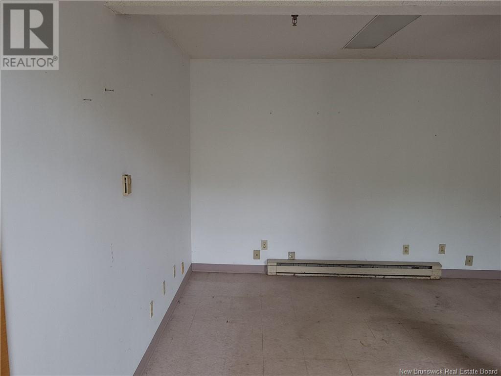 48 Hatheway Crescent Unit# 1, Saint John, New Brunswick  E2M 5V3 - Photo 3 - NB119508