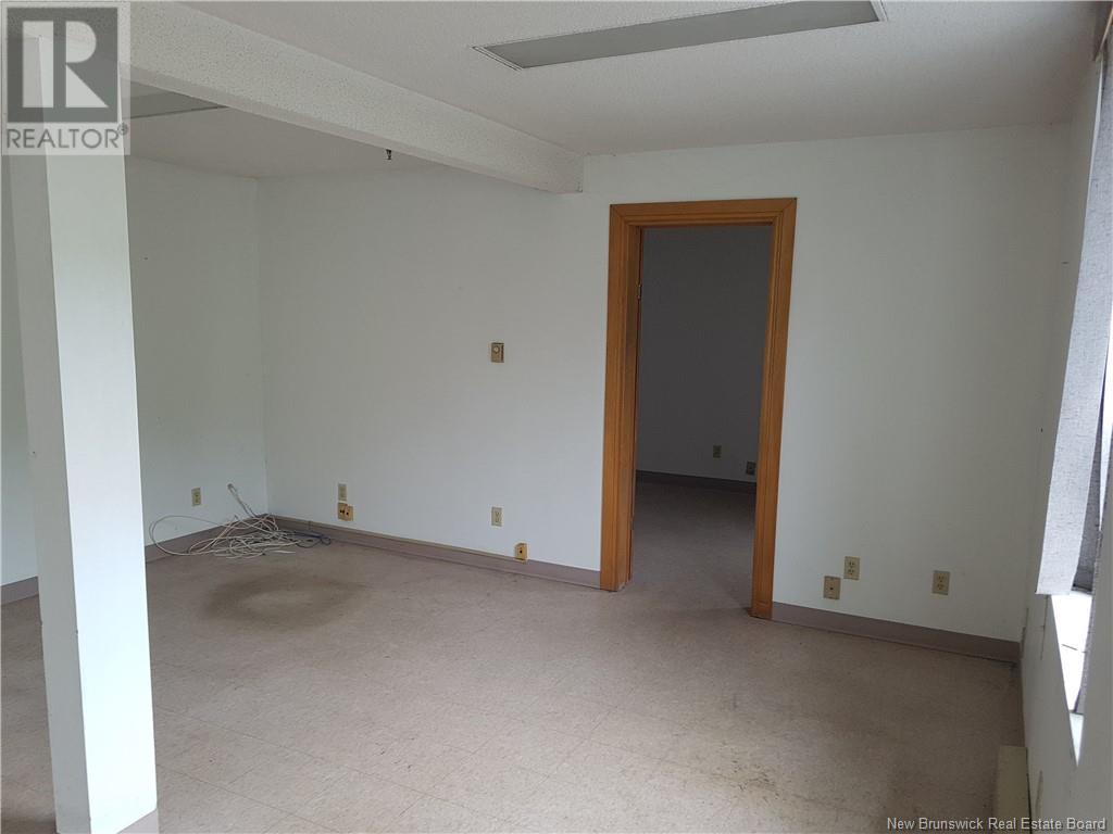 48 Hatheway Crescent Unit# 1, Saint John, New Brunswick  E2M 5V3 - Photo 4 - NB119508