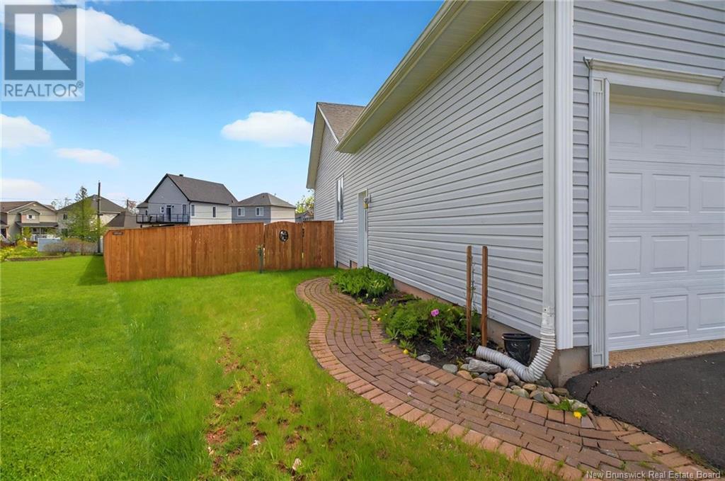 1 Acorn Court, Moncton, New Brunswick  E1G 4X9 - Photo 3 - NB119442