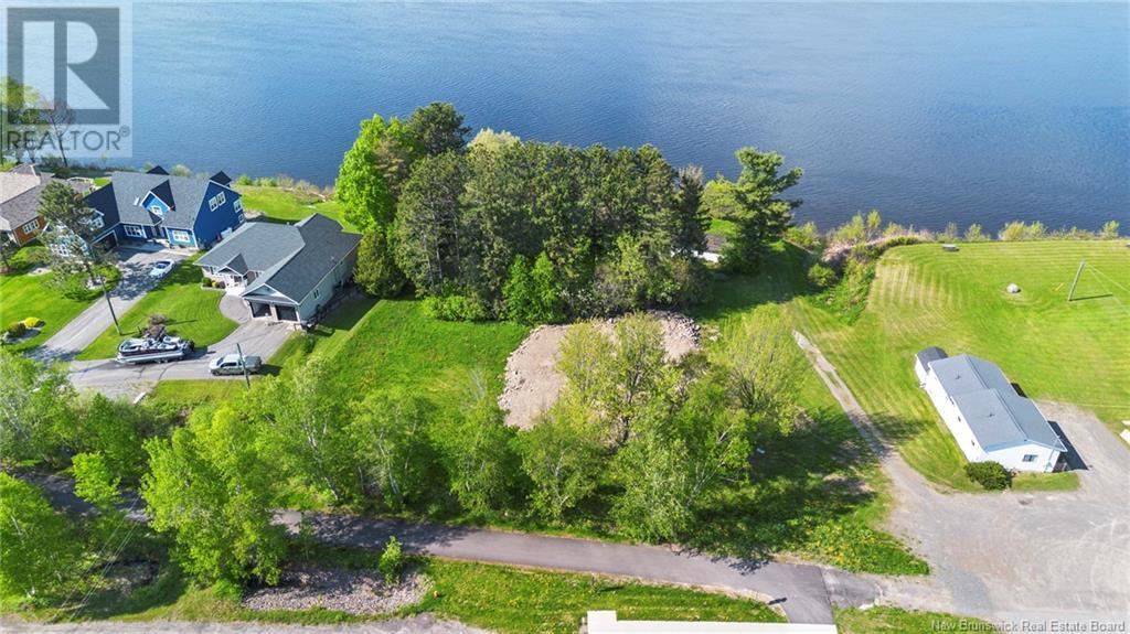 985 Woodstock Road, Fredericton, New Brunswick  E3B 7R7 - Photo 2 - NB119530