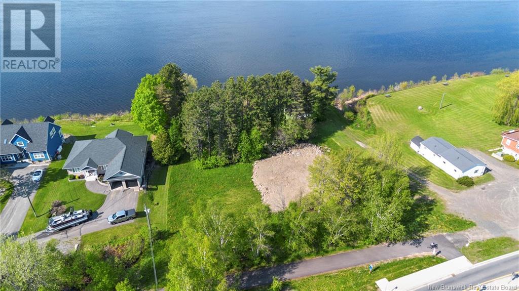 985 Woodstock Road, Fredericton, New Brunswick  E3B 7R7 - Photo 7 - NB119530
