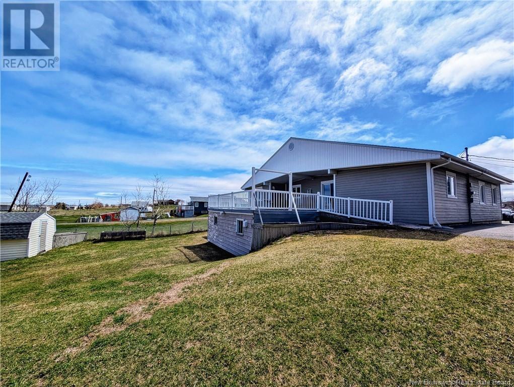 7701 Du Havre Street, Bas-Caraquet, New Brunswick  E1W 5W9 - Photo 11 - NB119517
