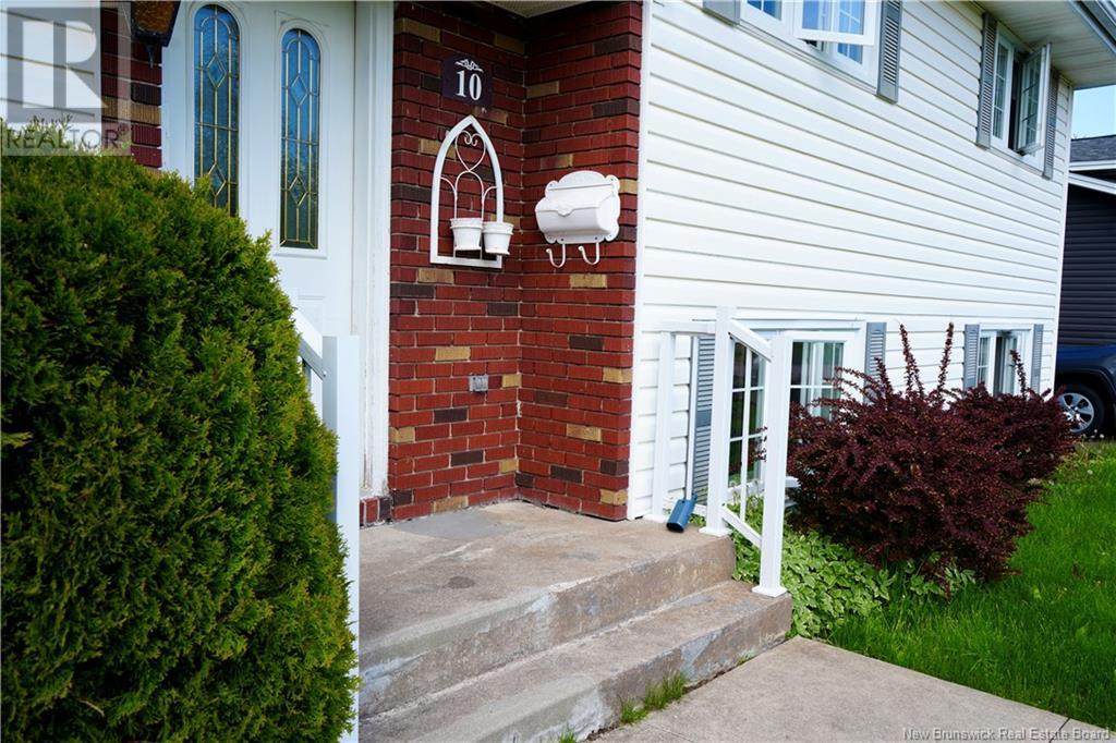 10 Rosedale Avenue, Moncton, New Brunswick  E1A 2Y7 - Photo 3 - NB119476
