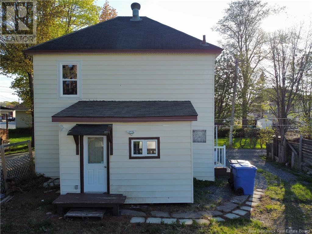 320 St. Andrew Street, Bathurst, New Brunswick  E2A 1C5 - Photo 3 - NB119469