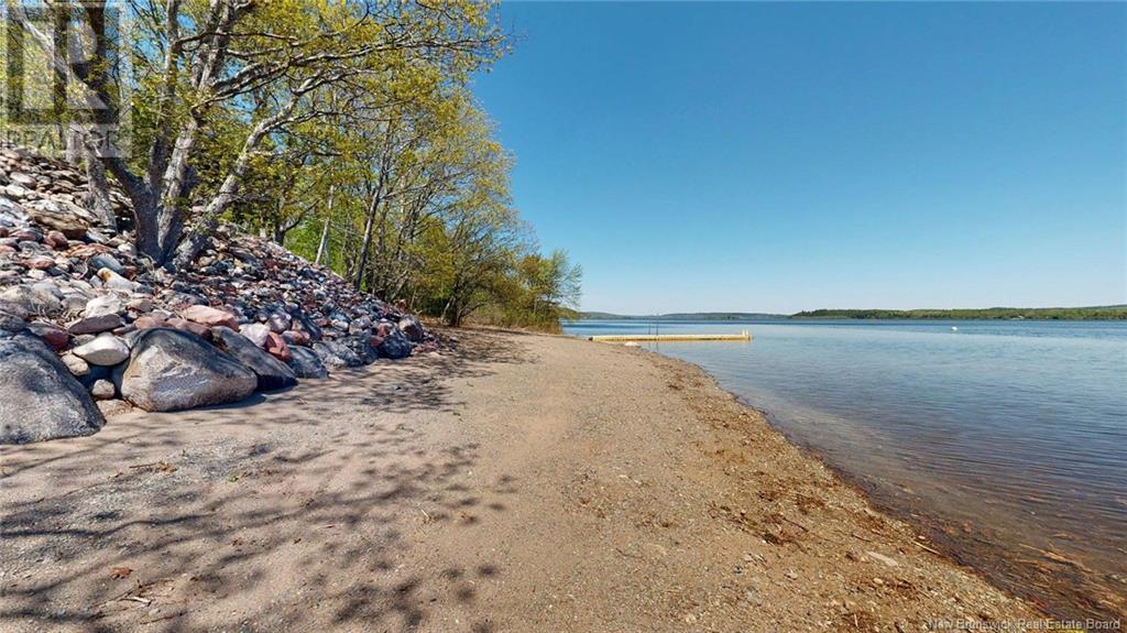 6577 Route 102, Oak Point, New Brunswick  E5M 2G9 - Photo 10 - NB119373