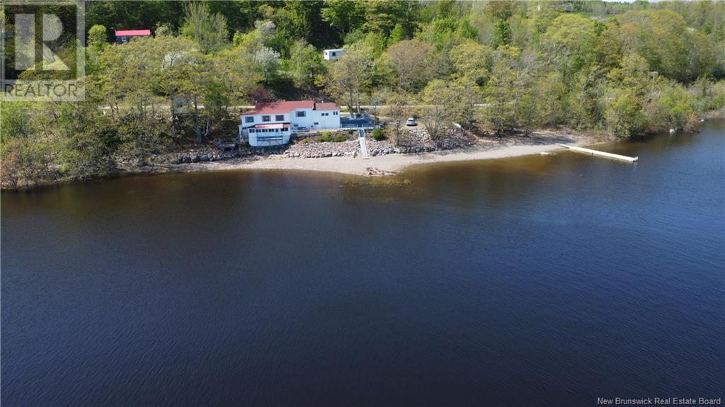 6577 Route 102, Oak Point, New Brunswick  E5M 2G9 - Photo 12 - NB119373