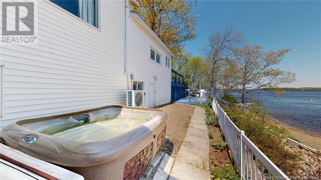 6577 Route 102, Oak Point, New Brunswick  E5M 2G9 - Photo 48 - NB119373