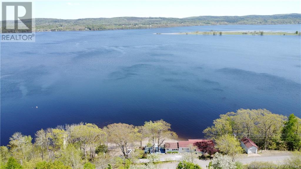 6577 Route 102, Oak Point, New Brunswick  E5M 2G9 - Photo 5 - NB119373