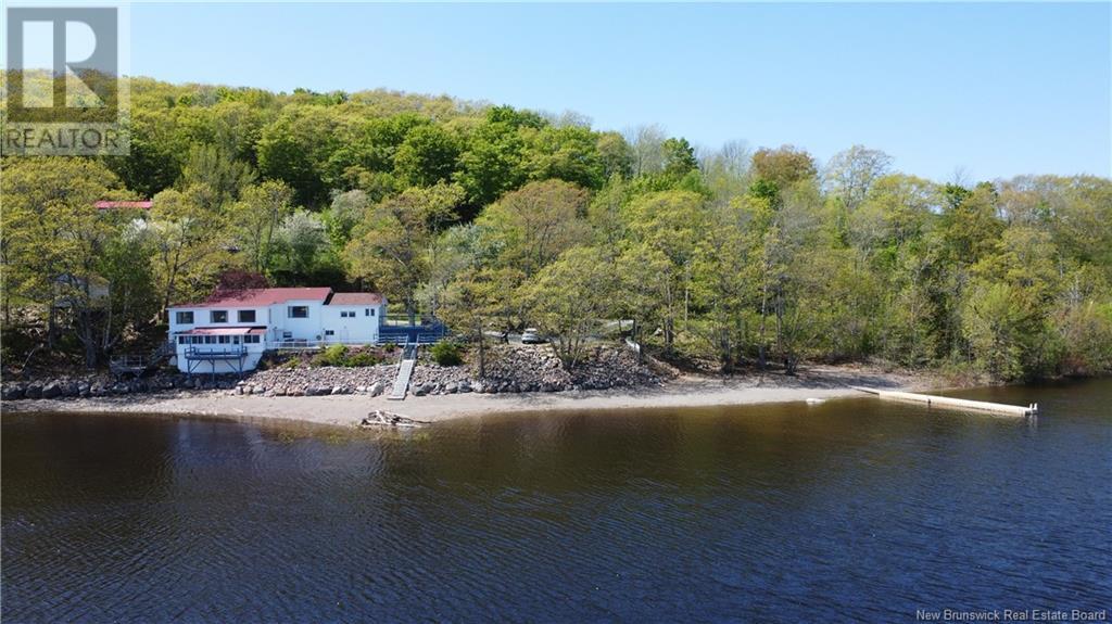 6577 Route 102, Oak Point, New Brunswick  E5M 2G9 - Photo 8 - NB119373
