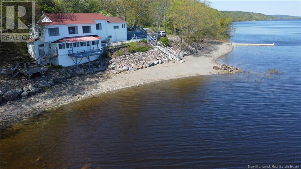 6577 Route 102, Oak Point, New Brunswick  E5M 2G9 - Photo 9 - NB119373