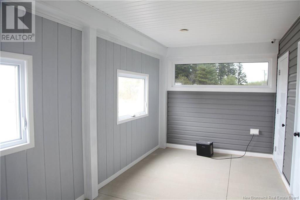 583 Rue Principale, Pointe-Verte, New Brunswick  E8J 2P8 - Photo 14 - NB119198