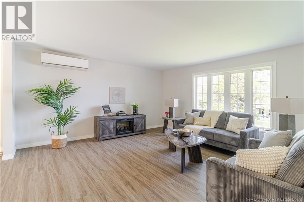53 Stoneybrook Crescent, Fredericton, New Brunswick  E3B 6Y5 - Photo 6 - NB119203