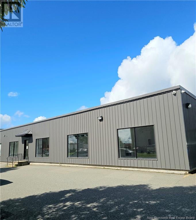 837 Prospect Street, Fredericton, New Brunswick  E3B 5Y4 - Photo 2 - NB119673