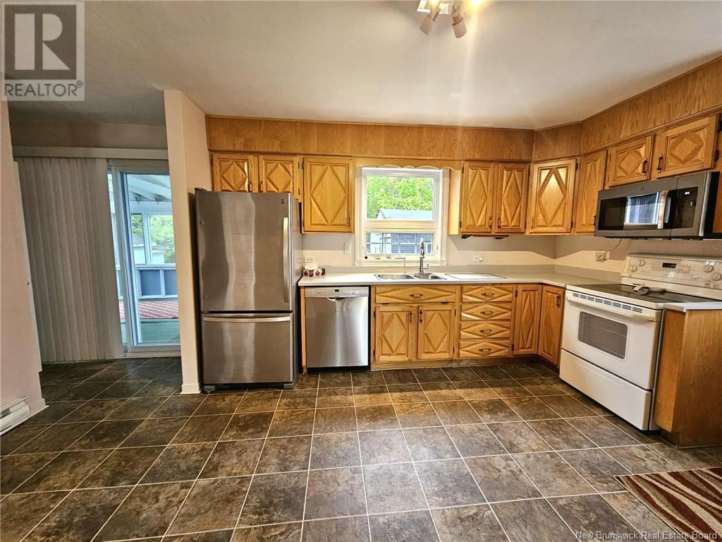 589 Patterson, Bathurst, New Brunswick  E2A 1Z9 - Photo 18 - NB119825