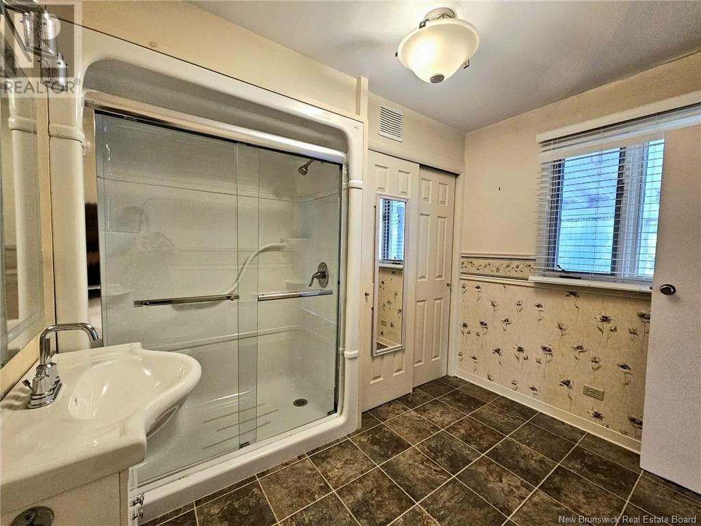 589 Patterson, Bathurst, New Brunswick  E2A 1Z9 - Photo 29 - NB119825