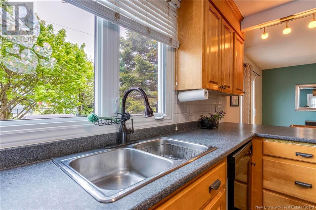 698 Bonner Place, Saint John, New Brunswick  E2M 2K9 - Photo 30 - NB119755