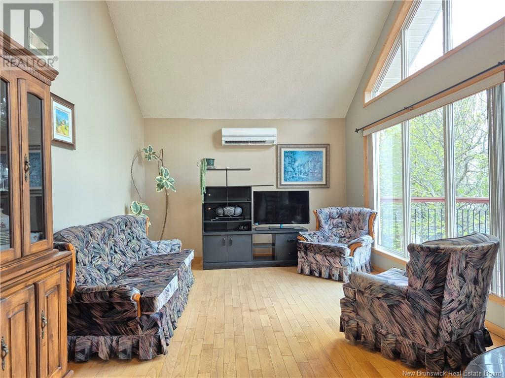 619 Rue De La Baie, Beresford, New Brunswick  E8K 1X3 - Photo 17 - NB119634