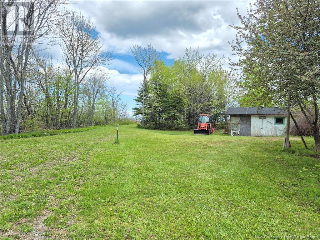 619 Rue De La Baie, Beresford, New Brunswick  E8K 1X3 - Photo 2 - NB119634