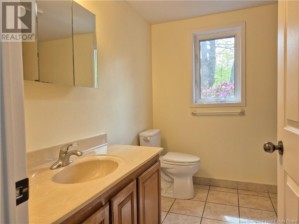 619 Rue De La Baie, Beresford, New Brunswick  E8K 1X3 - Photo 26 - NB119634
