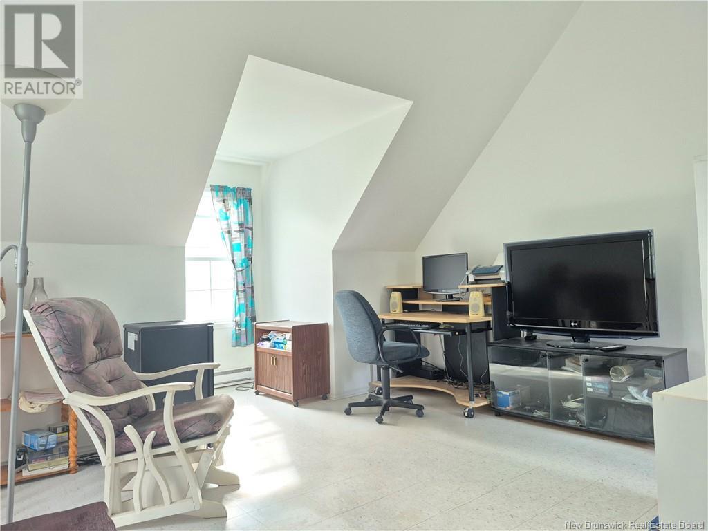 619 Rue De La Baie, Beresford, New Brunswick  E8K 1X3 - Photo 32 - NB119634