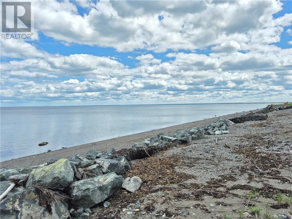 619 Rue De La Baie, Beresford, New Brunswick  E8K 1X3 - Photo 5 - NB119634
