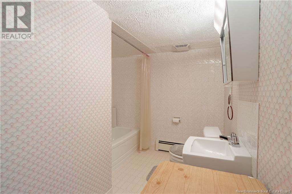 1043 York Street, Fredericton, New Brunswick  E3B 3S4 - Photo 25 - NB119892