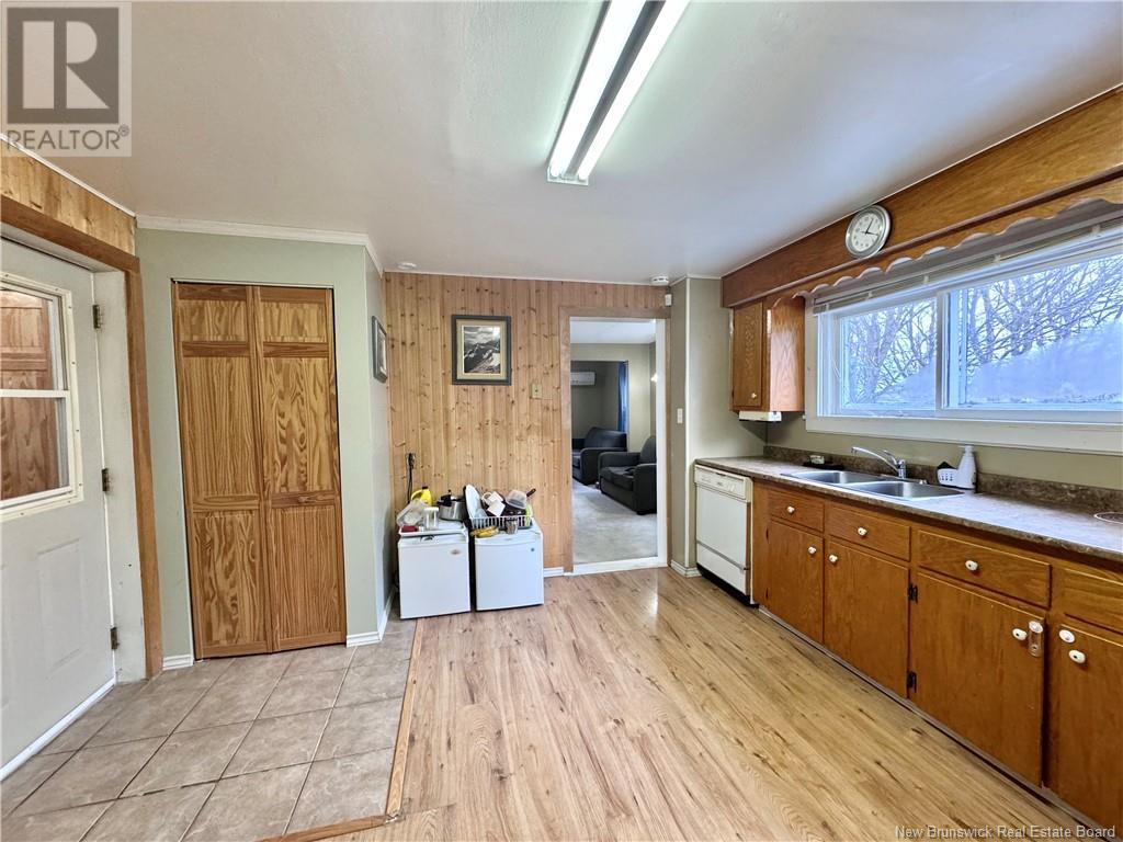 282 Mckenzie Street, Miramichi, New Brunswick  E1V 1V4 - Photo 13 - NB119840